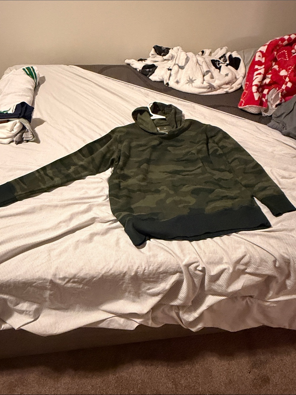 Xersion women’s Crewneck Sweatshirt - Olive Camo
